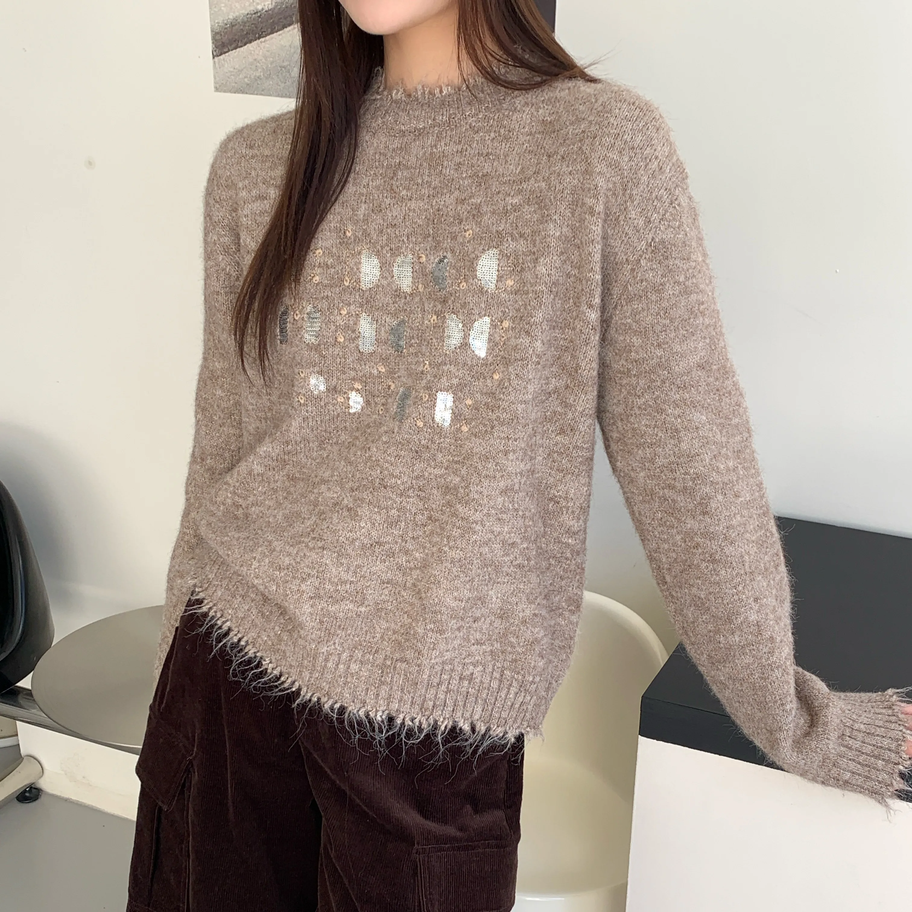 

Loose Heavy Industry Nail Bead Round Neck Knitted Sweater, Soft and Versatile Pullover Sweater, Autumn and Winter New Style