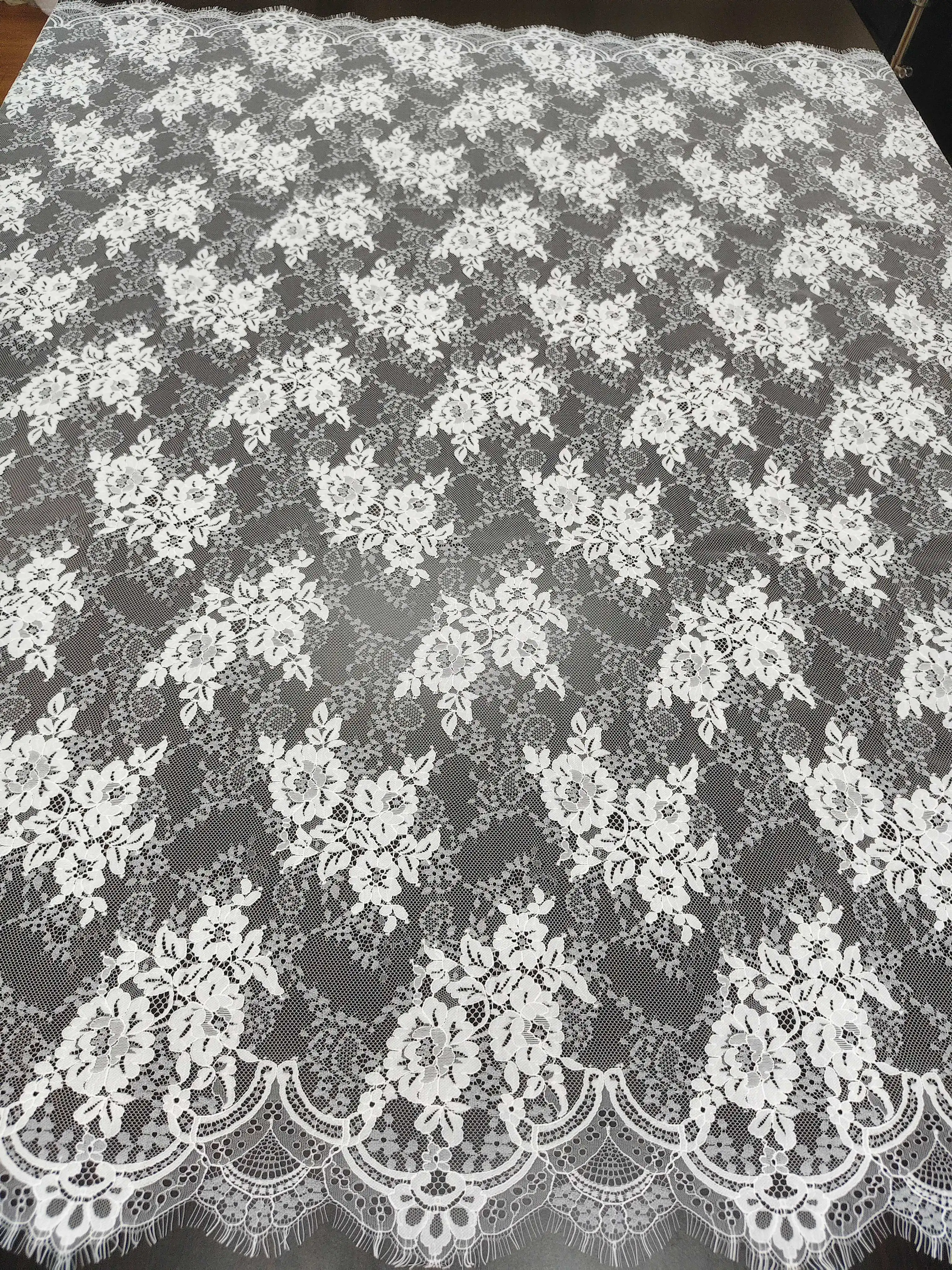 Blooming Floral Chantilly Lace Fabric Sheer Tulle Lace Eyelash Scalloped Edge for Wedding