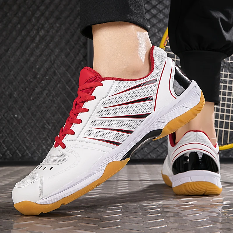 Chaussures de badminton professionnelles en maille respirante pour hommes, baskets de sport, de tennis, de marche, de volley-ball, de gym, de couple