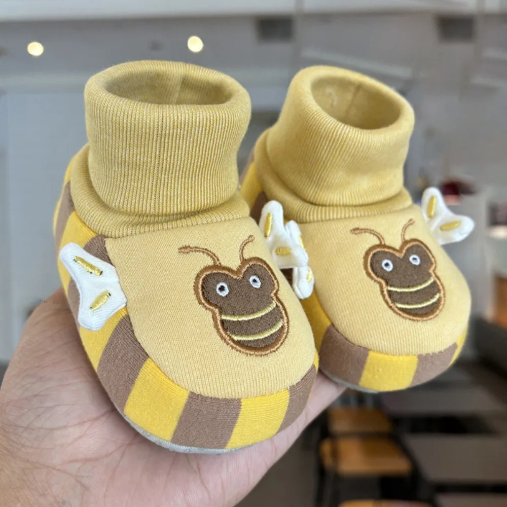 Soft Rubber Sole Baby Walker Shoes Non-Slip Breathable Baby Socks Shoes Cartoon Design Wear-resistant Infant Shoes