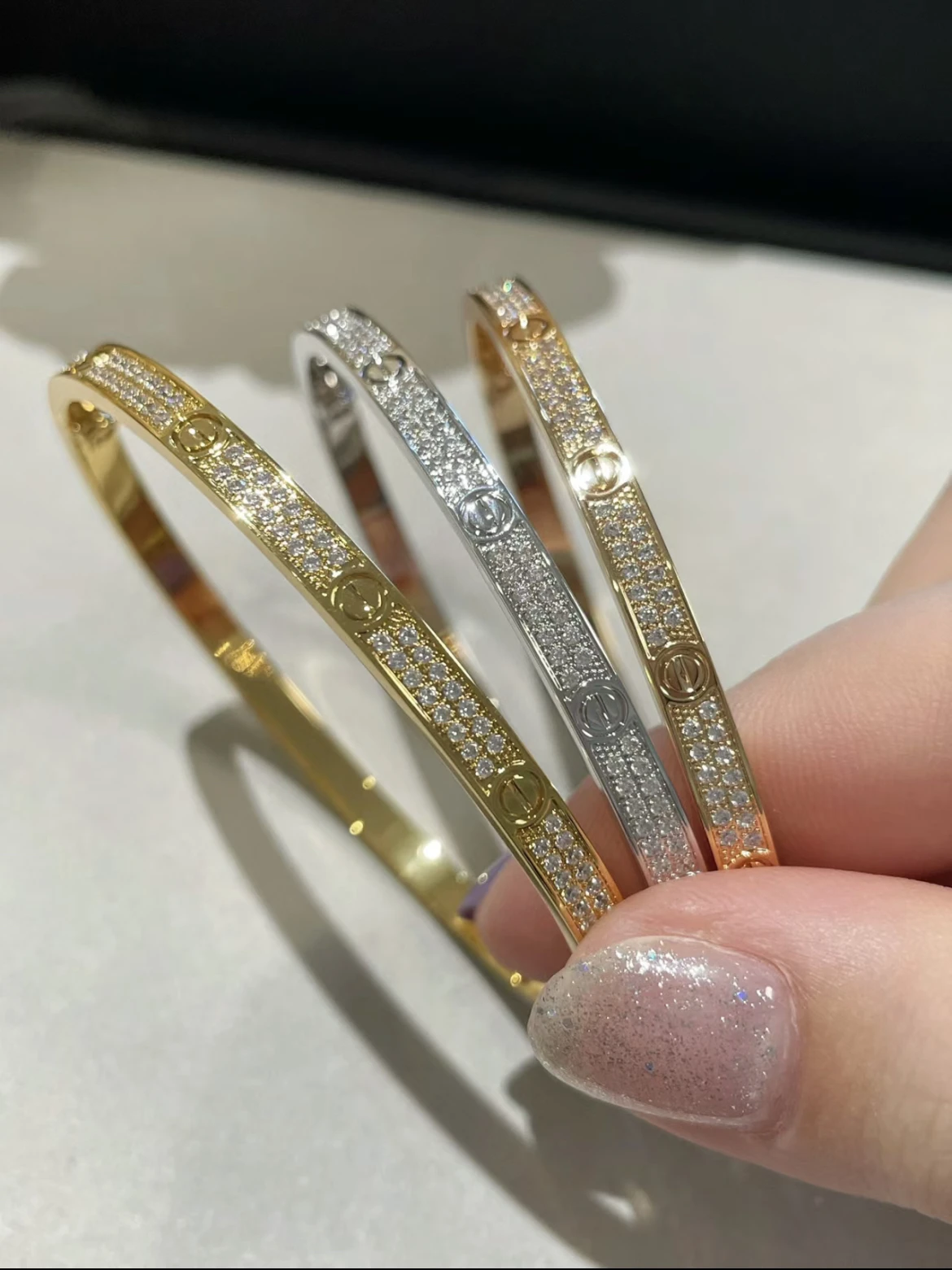 

2024 High Quality Original Logo Narrow Edition Full Diamond Women's Bracelet Classic Fashion Luxury Jewelry Banquet Wedding Gift