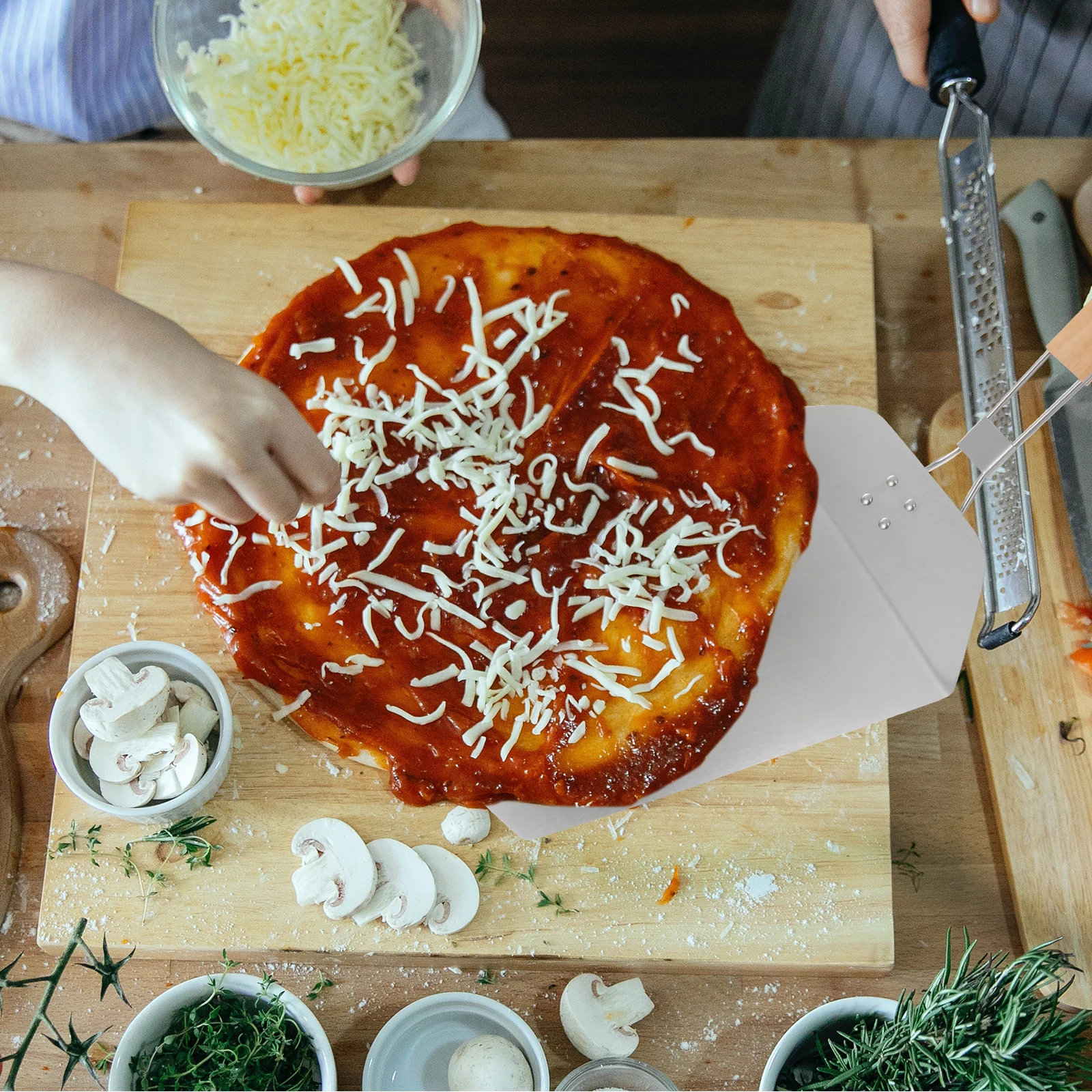 

Stainless Steel Foldable Pizza Spatula Nonstick Round Scraper Cake Transfer Tool Baking Aid Perforated H Easy Grip Pizza