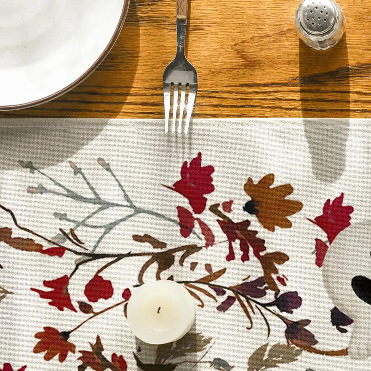 Ghost Flowers Leaves Halloween Table Runner,Seasonal Fall Kitchen Dining Table Decoration for Home Party Decor