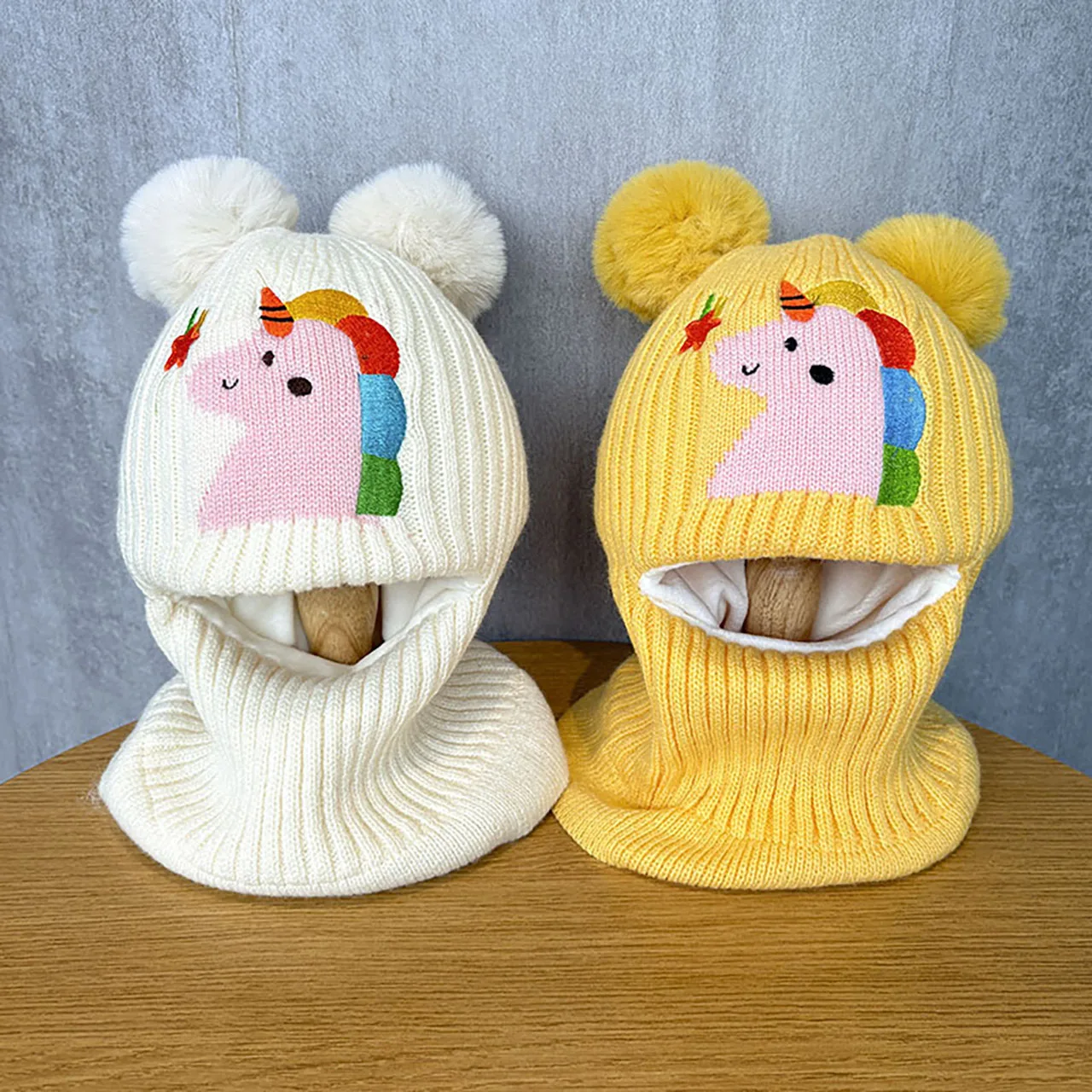Bonito dos desenhos animados cachecol do bebê uma peça chapéus inverno engrossar proteção facial menino menina com capuz gorro equitação ao ar livre à prova de vento earmuffs
