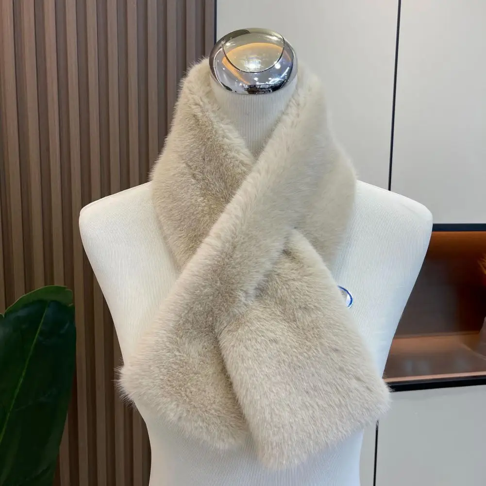 Winter Warm Plush Scarf Cozy Velvet Scarf for Outdoor Travel Women Faux Fur Scarf Winter Neck Warmer Soft Short Collar for Mom