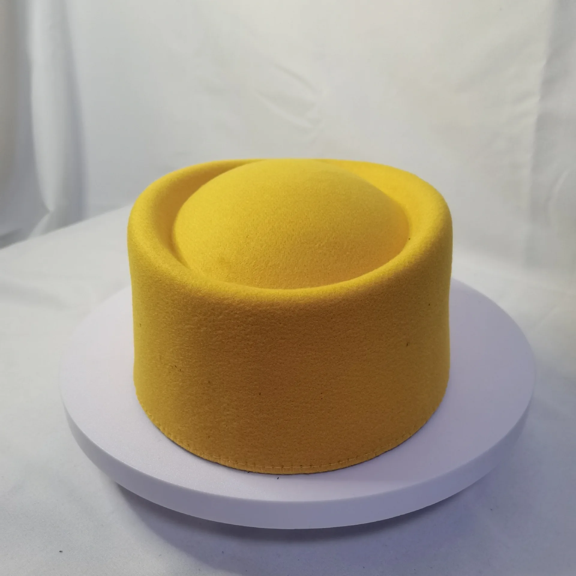 Cappello da hostess alla moda Cappello da cloche in lana francese retrò da donna Top dentato Performance sul palco Cappello versatile in finta lana