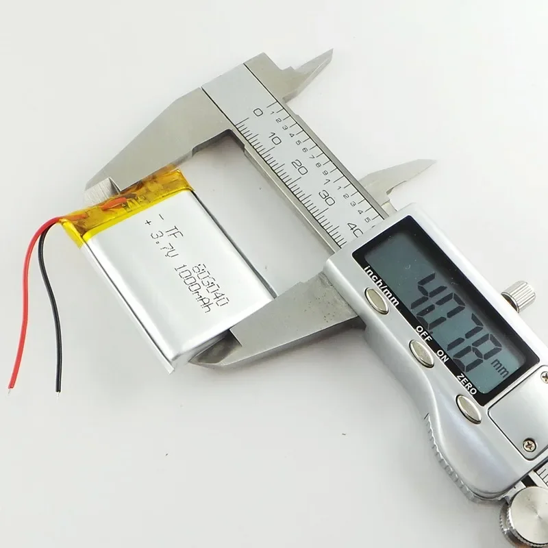 مكبر صوت بلوتوث لاسلكي بني جديد 3.7 فولت بطاقة صوت عن طريق شحن بطارية ليثيوم بوليمر 1000 مللي أمبير في الساعة خلية ليثيوم أيون قابلة لإعادة الشحن