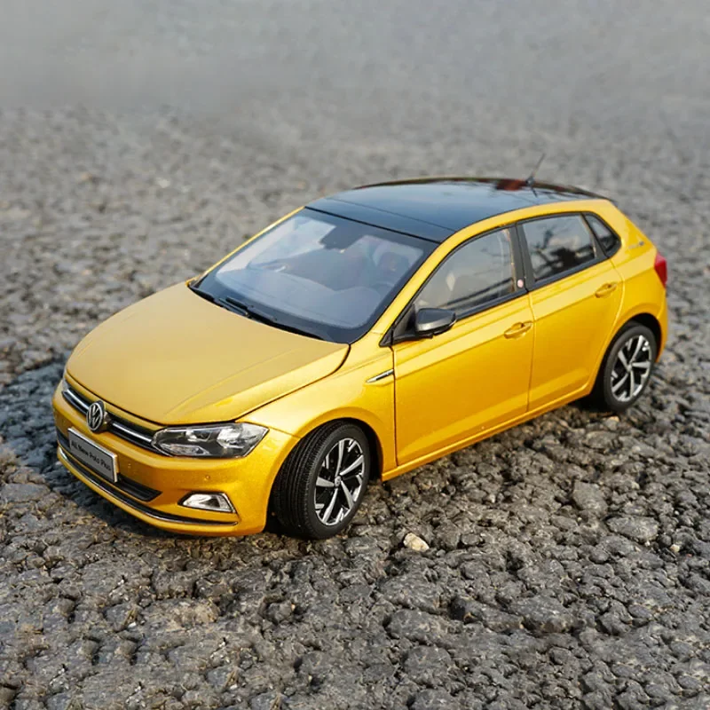 1:18 Volkswagen All New Polo Plus New alloy Car model Static ornament Send to a friend Holiday gift