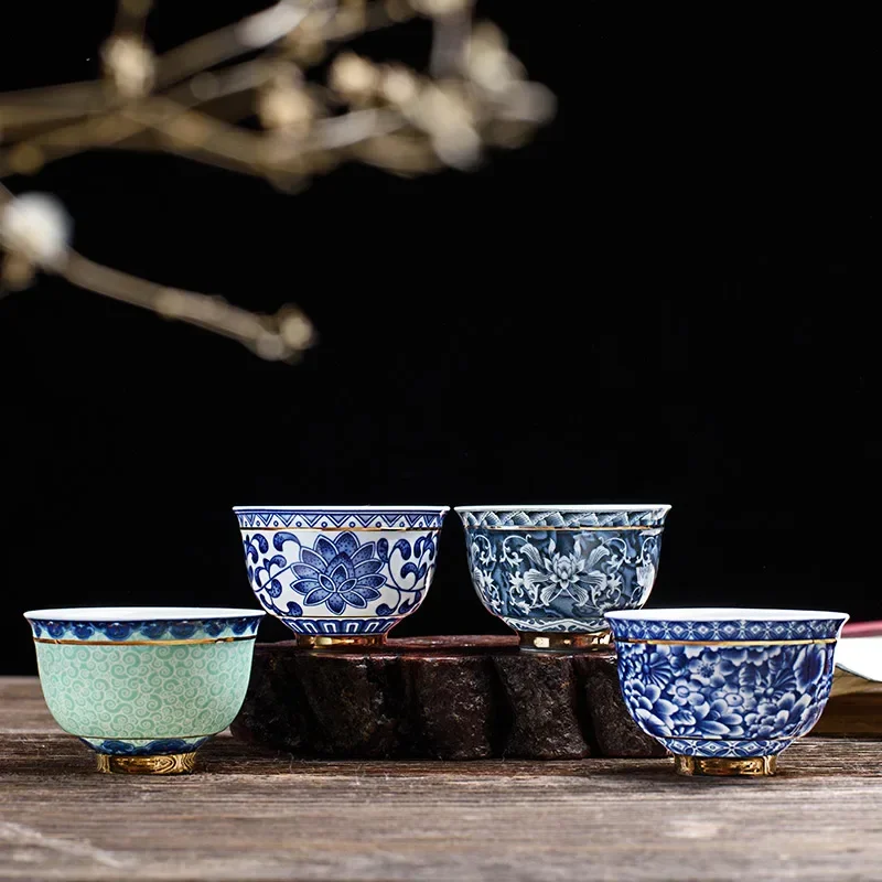 1pc Blue and white porcelain tea cup retro master cup small tea bowl ceramic kung fu  set Phnom Penh tea bowl single cup