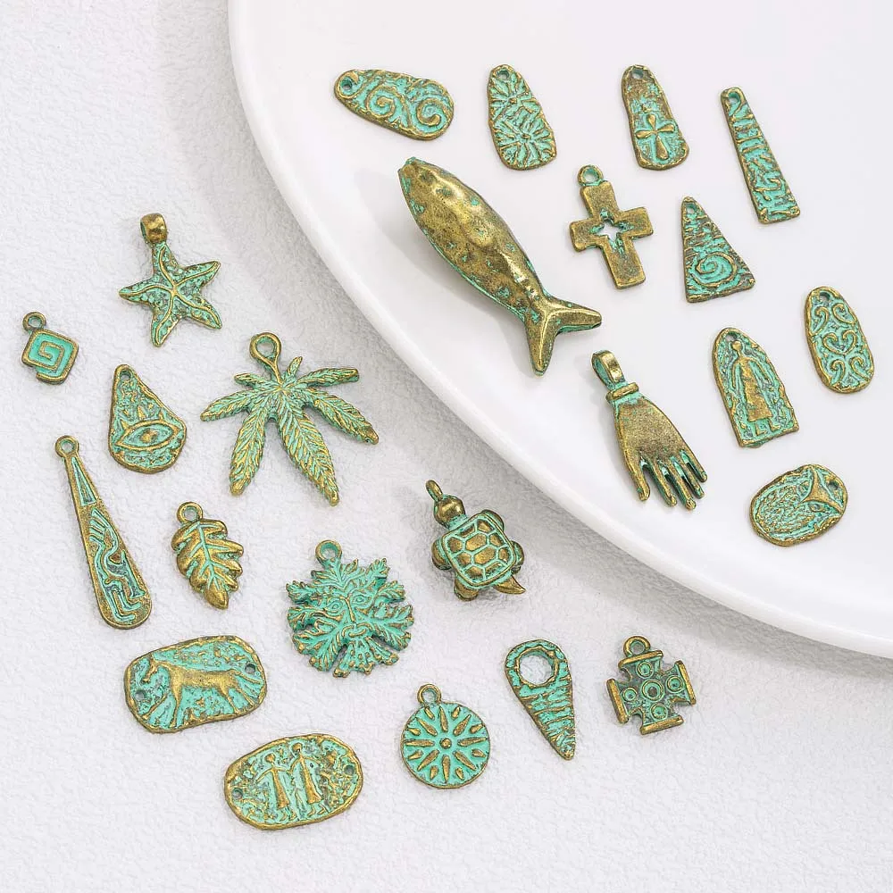 

Alloy diy jewelry accessories, antique green tinted earrings, pendants, creative bracelets, necklaces, small pendants
