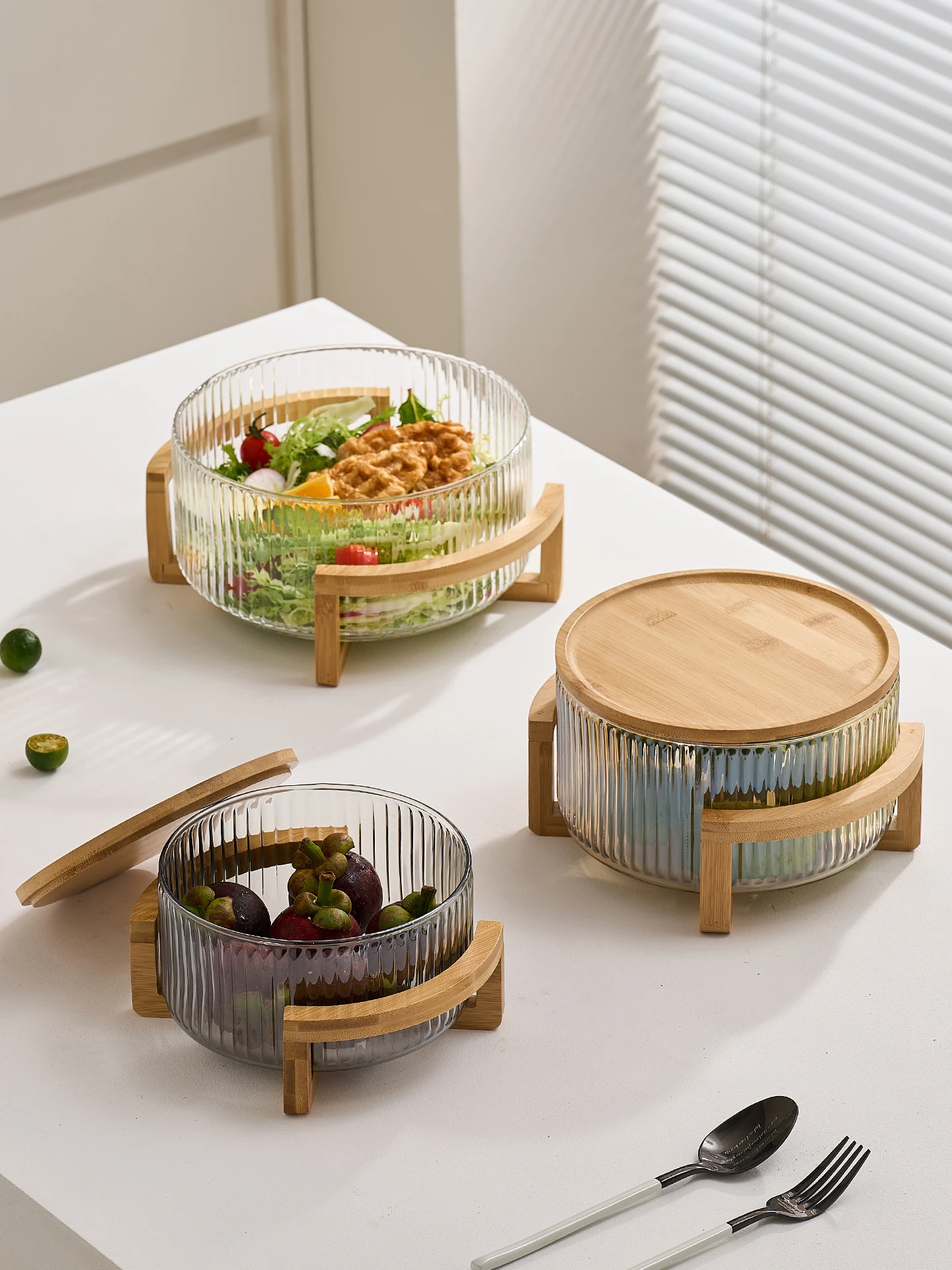 

Простая стеклянная ваза для фруктов с вертикальными полосками, салатница, емкость для холодных закусок с крышкой, для домашнего хранения закусок, конфет и орехов