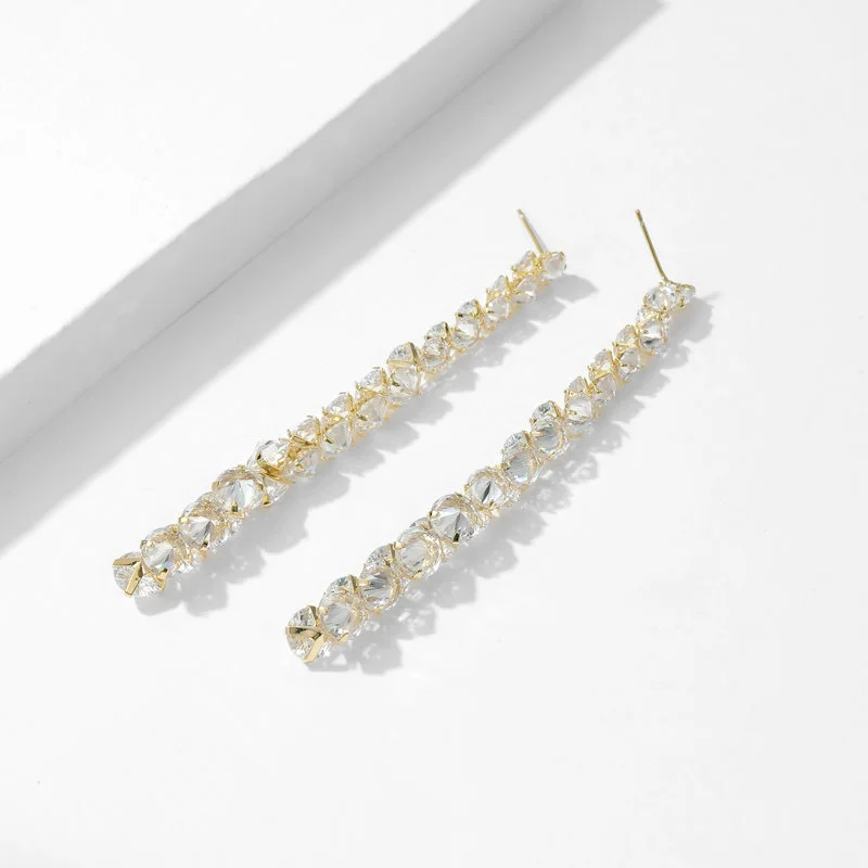 New High-end Feeling New Banquet Dress Earrings Trendy Super Flash Zircon Inlay Modified Face Long Earrings