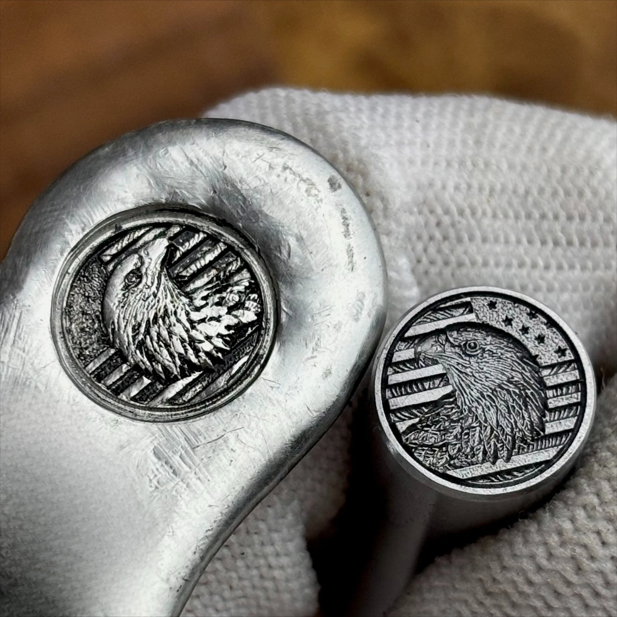 

3D American Flag Eagle Design Metal Stamping Punch Jewelry Hand Punching Tool Steel Stamp Silver Leather Clay Pottery Branding