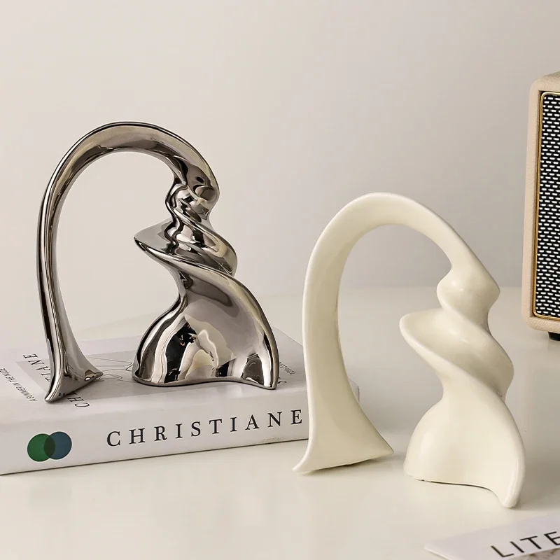 Creative Ceramic Crafts Abstract Twisted Silver Ornaments Twist The Ribbon Arch Decorative Figurines Home Decoration Accessories