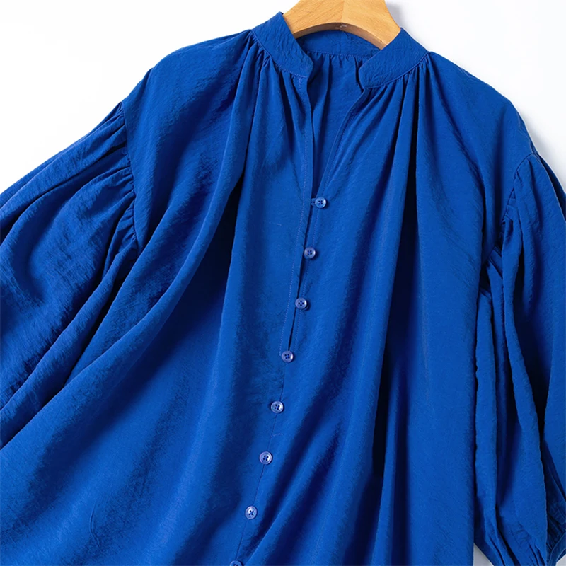 فستان حريري نسائي 76% حرير التوت 24% نايلون أزرق ملكي اللون شق الرقبة فانوس كم قصير طول الركبة قميص فستان M1320