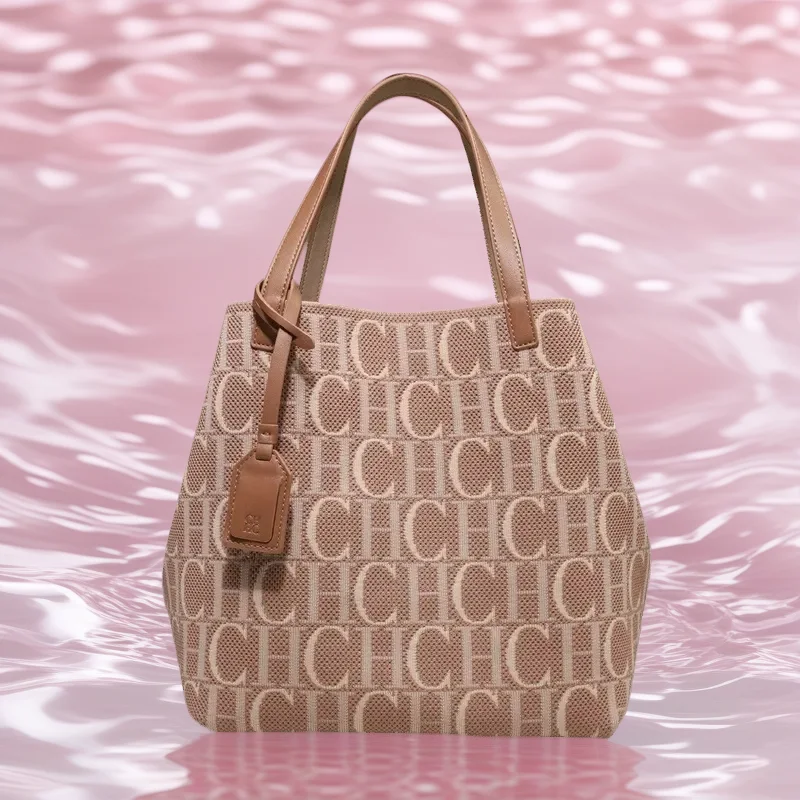 

Luxury Elegant Paris Fashion Women's Crossbody Bag, Classic Designer Style, Practical for Commuter & Casual Use