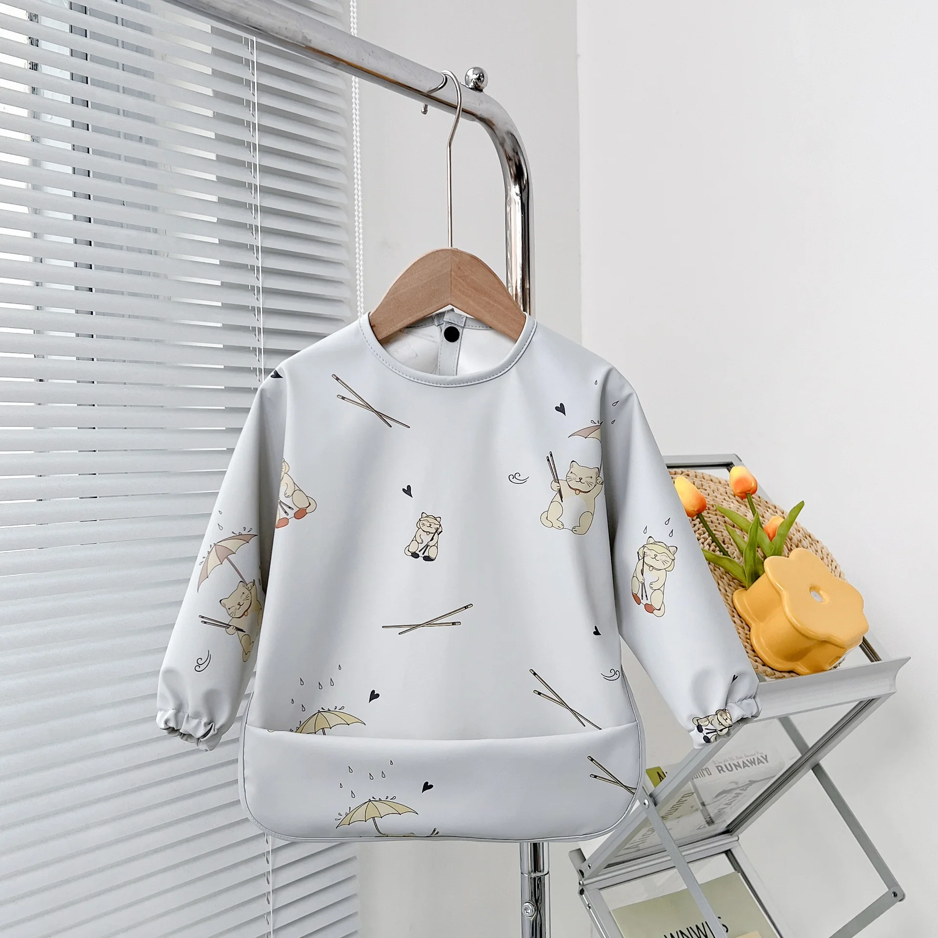 Baby Waterproof Bibs Long Sleeve Apron Cartoon Animals Children Feeding Smock Sleeveless BibToddler Baberos Bavoir