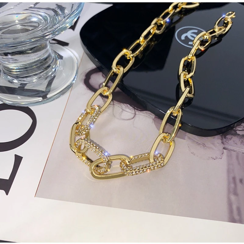 Luxuriöser dicker Kettenhalsband, geometrische Statement-Halskette für Frauen, Bold Link-Design für Schichtung, modische Geschenkidee im Retro-Y2K-Stil – Detail 4