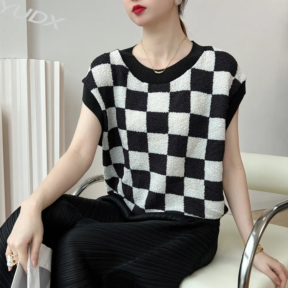 

Miyake Pleated Print Embroidery 2023 Summer T-shirt Casual Checkerboard Lattice Loose High-end Thin Short-sleeved Women's Tops