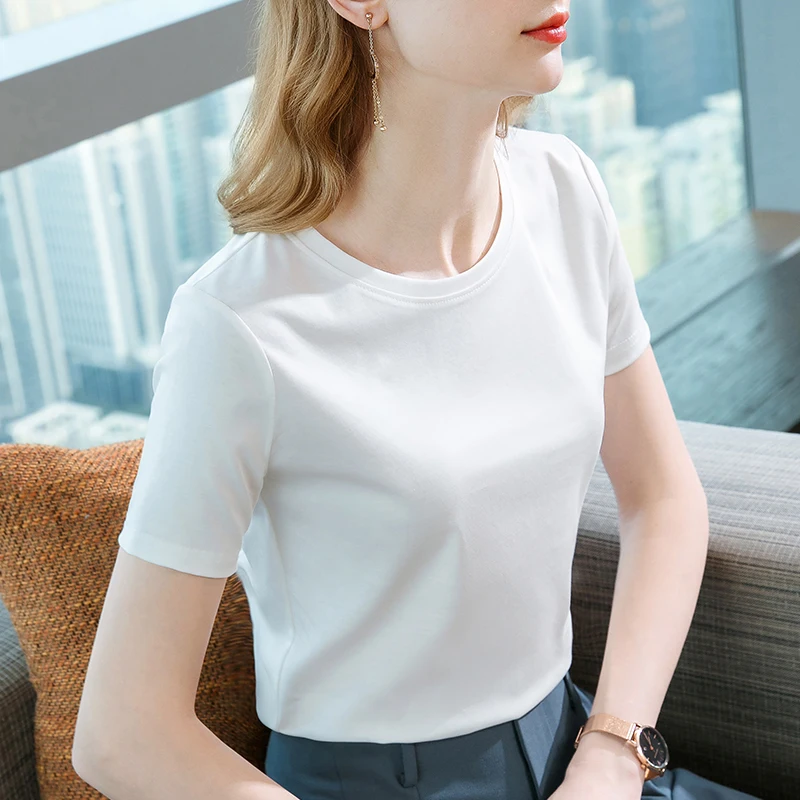 Variant: White round neck
