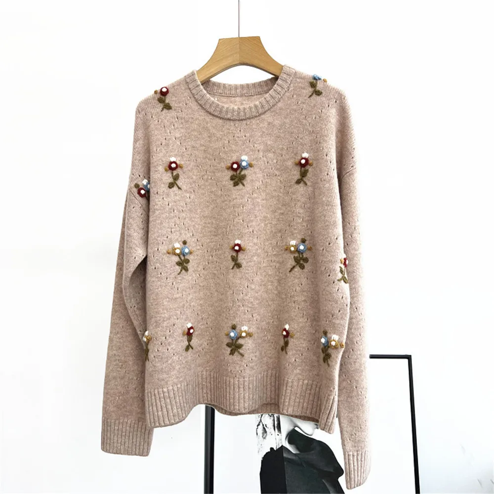 

Women's Autumn And Winter Round Neck Flower Embroidery Shoulder Inserted Long Sleeved Hollow Diamond Shape Wool Knitted Sweater