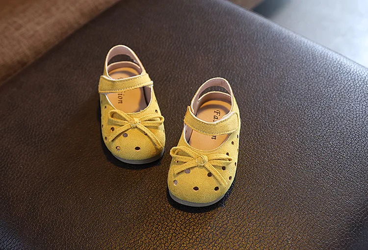 Bequeme Lederschuhe 2026 Frühling Herbst Neue Mädchen Schuhe mit süßer Schleife Kinder Freizeitschuhe Barfuß Kinder Mode Sport Leichtgewicht – Detail 7