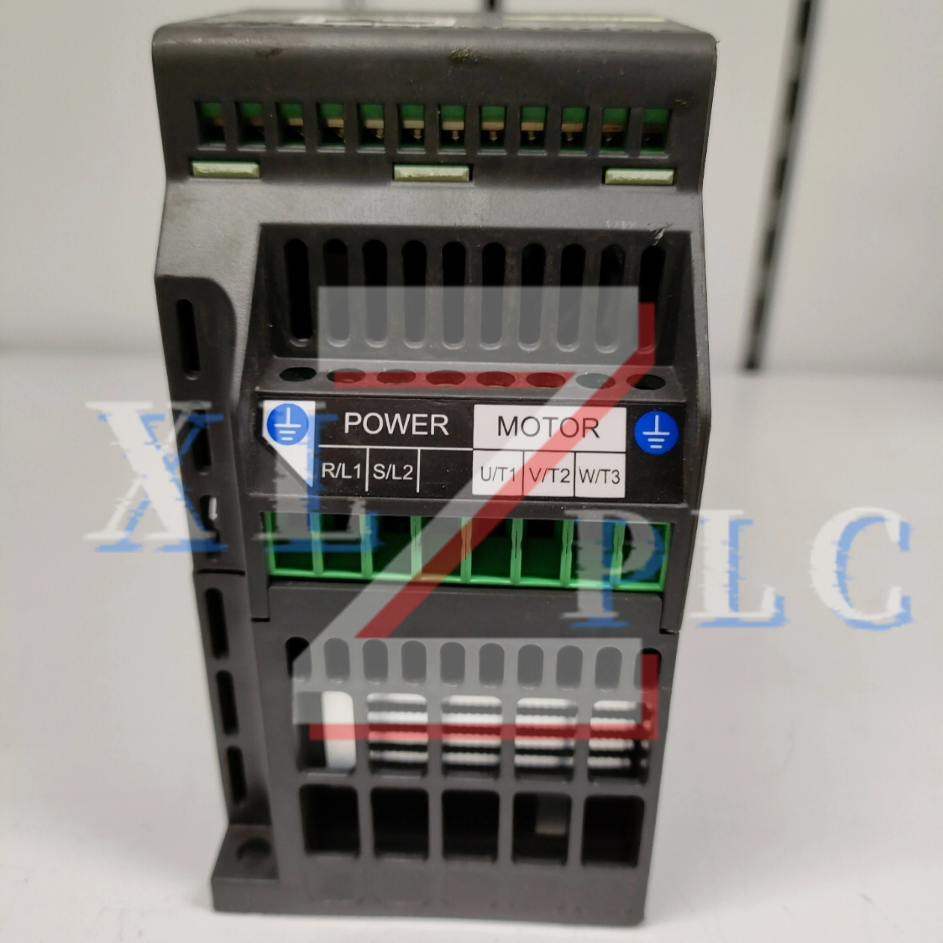новый оригинальный преобразователь частоты SC3-021-0.2K SC3-021-0.4K