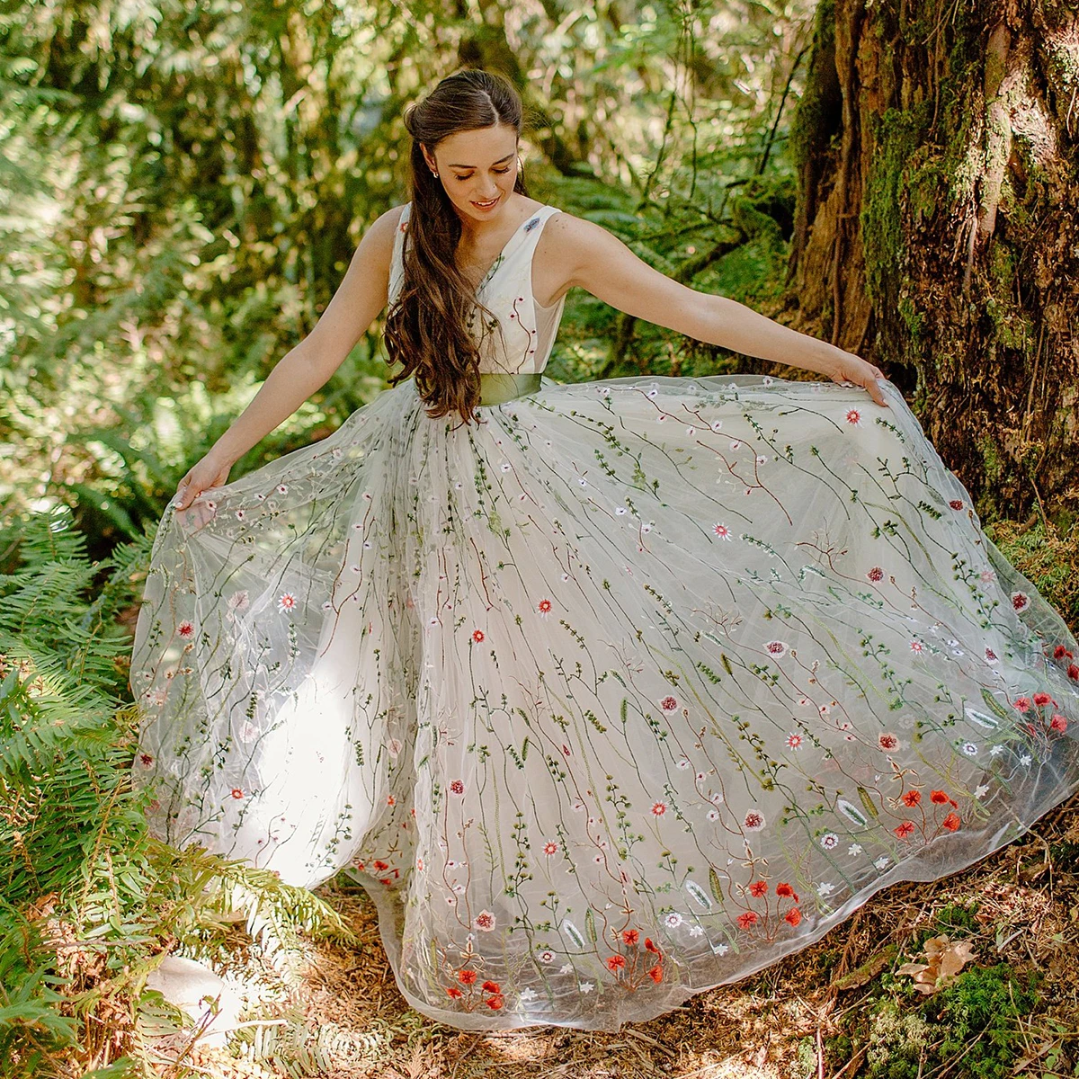 Boho Elopement Colorful Green Sash Wedding Dress A Line V Neck Embroidery Lace Tulle Customized Plus Size Sleeveless Bridal Gown