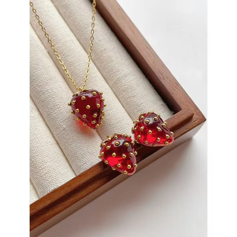 New Women's Necklace Earrings Trendy Temperament Strawberry Autumn and Winter Style Elegant Lady Style Design Niche High-end