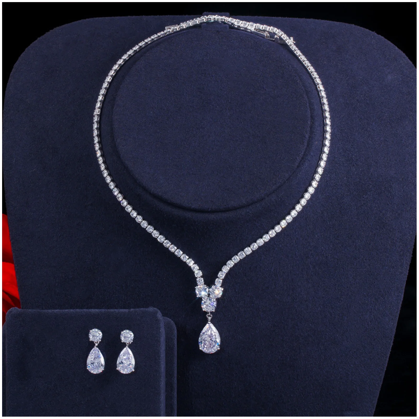 Necklace and Earring Set with Exquisite Electroplating Process for Birthday Stage Party Show