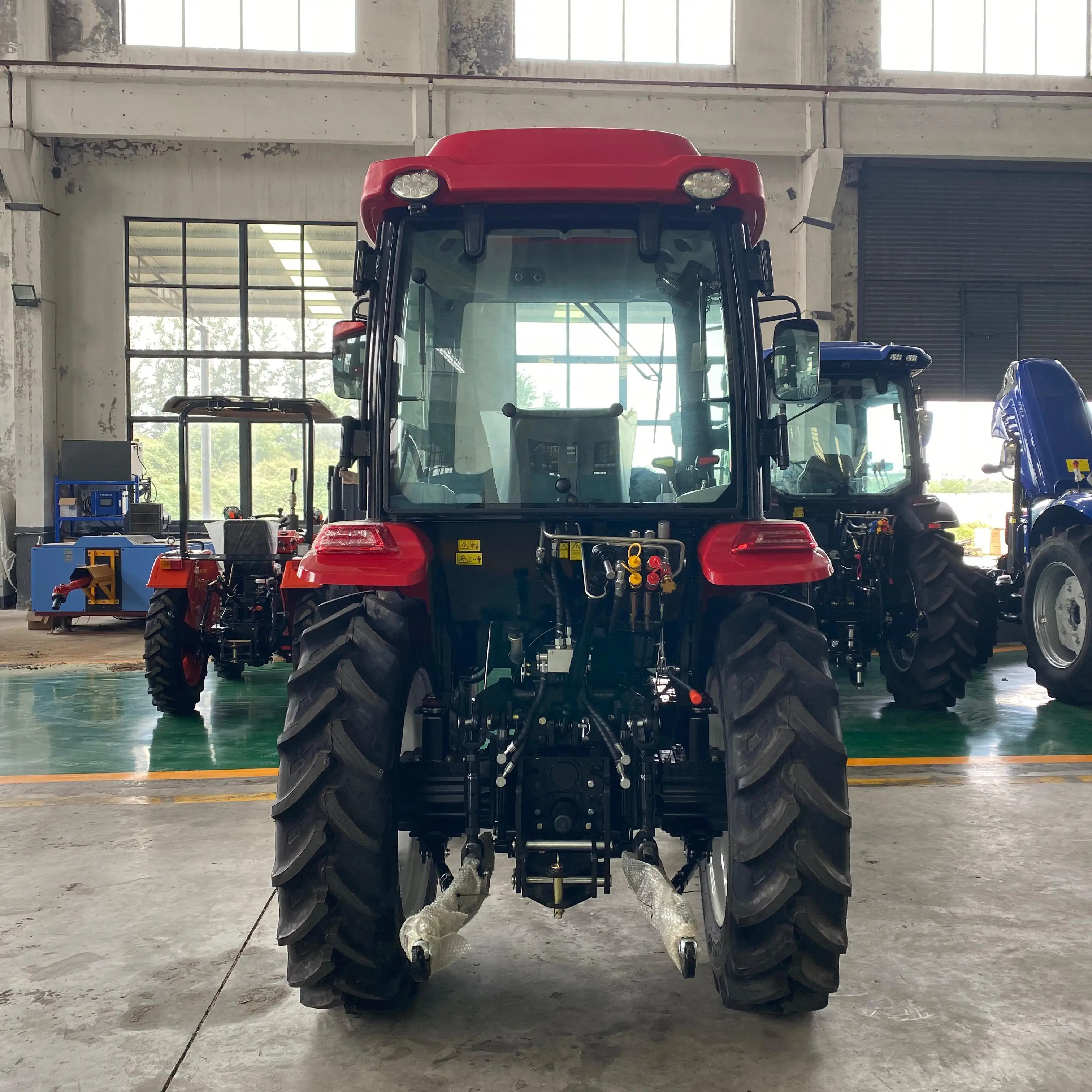 Hot Sale 50–80 HP 4WD Small Agricultural Wheel Tractor with Cab, Engine and Gearbox, High-Productivity Gear Drive