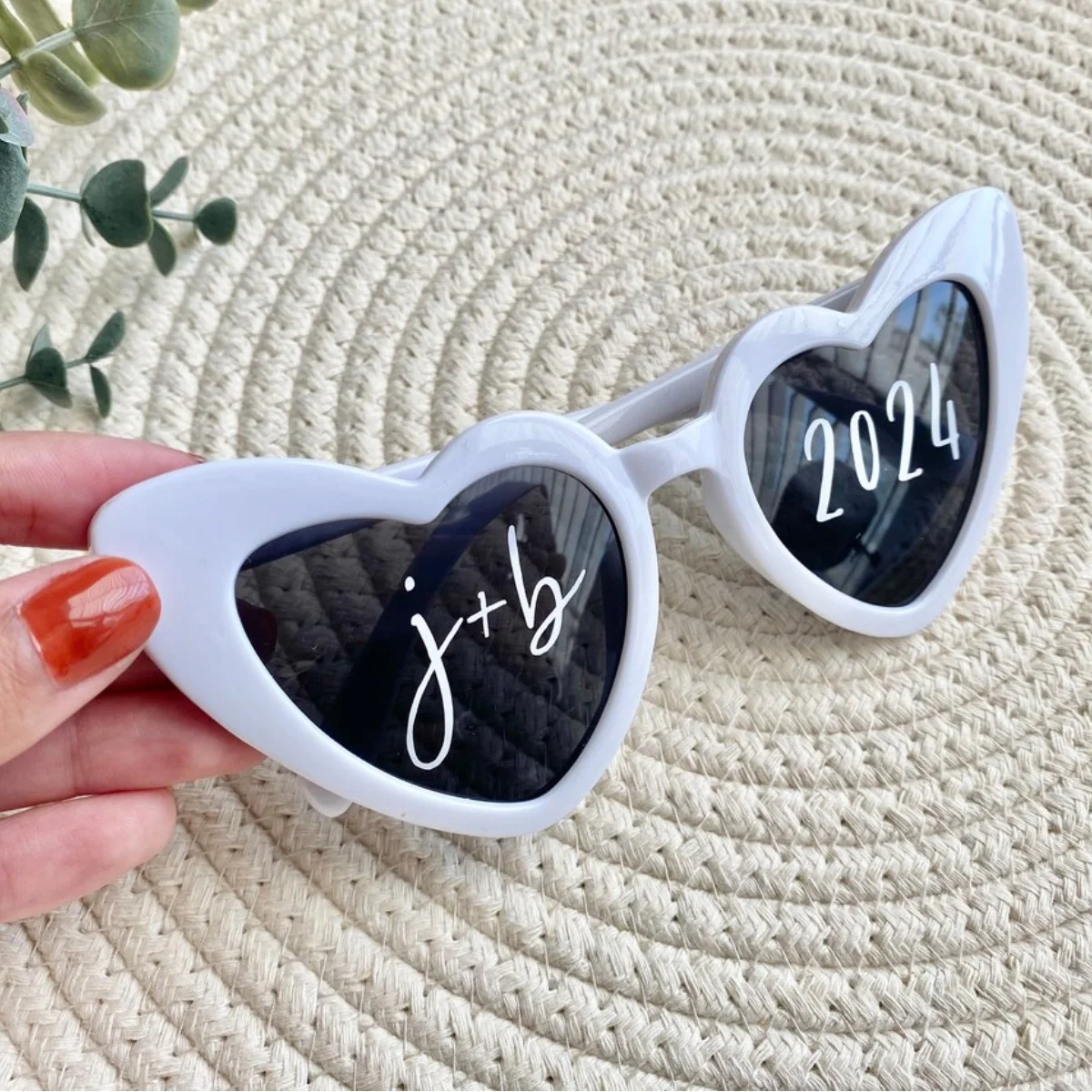 Wedding sunglasses trend|Custom heart shaped sunglasses|Sunglasses for wedding|TikTok Sunglasses trend|Put these on and pose sun