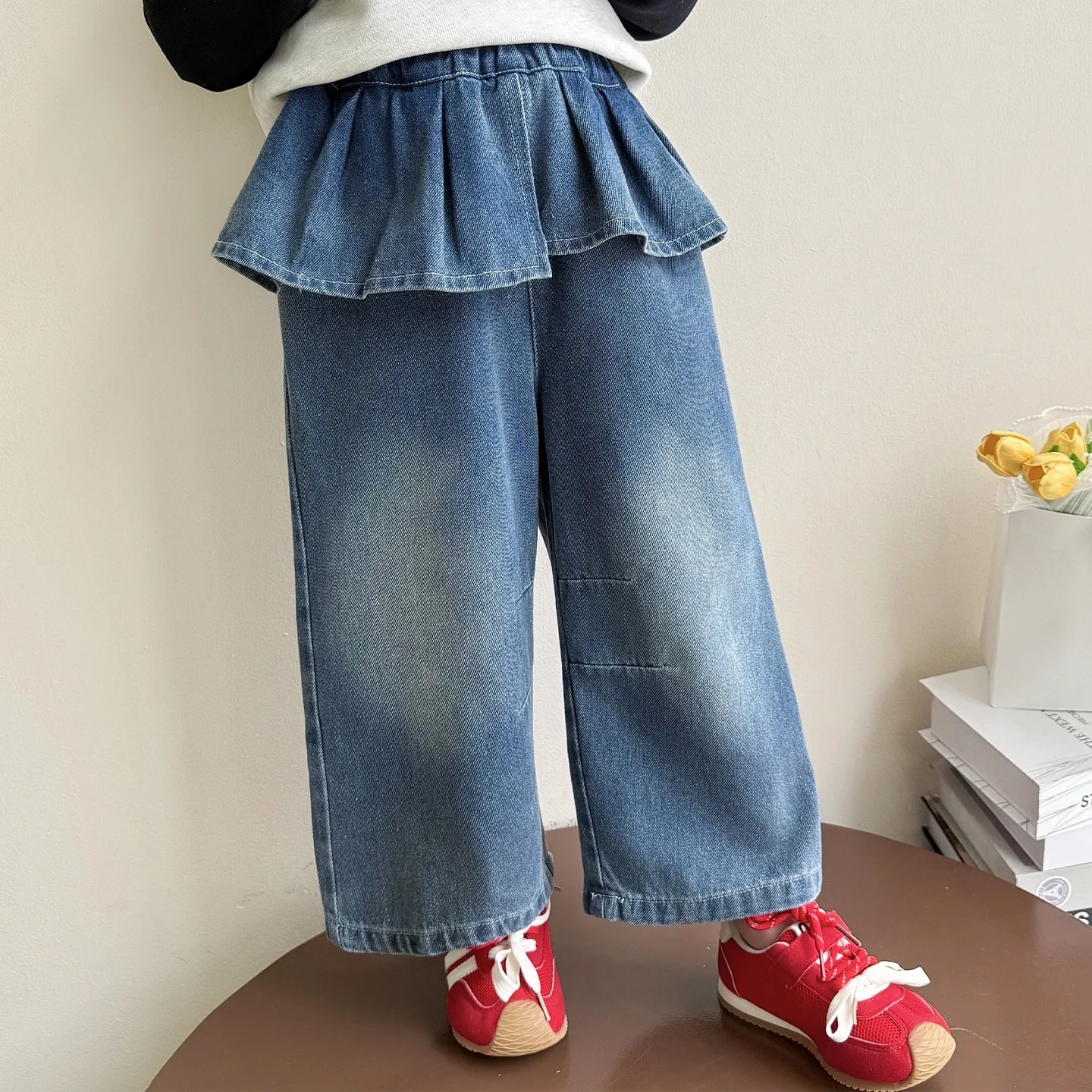 Girls Korean Fart Curtain Jeans 2026 New Spring Children Super Good-looking Fashionable Straight Leg Pants Versatile