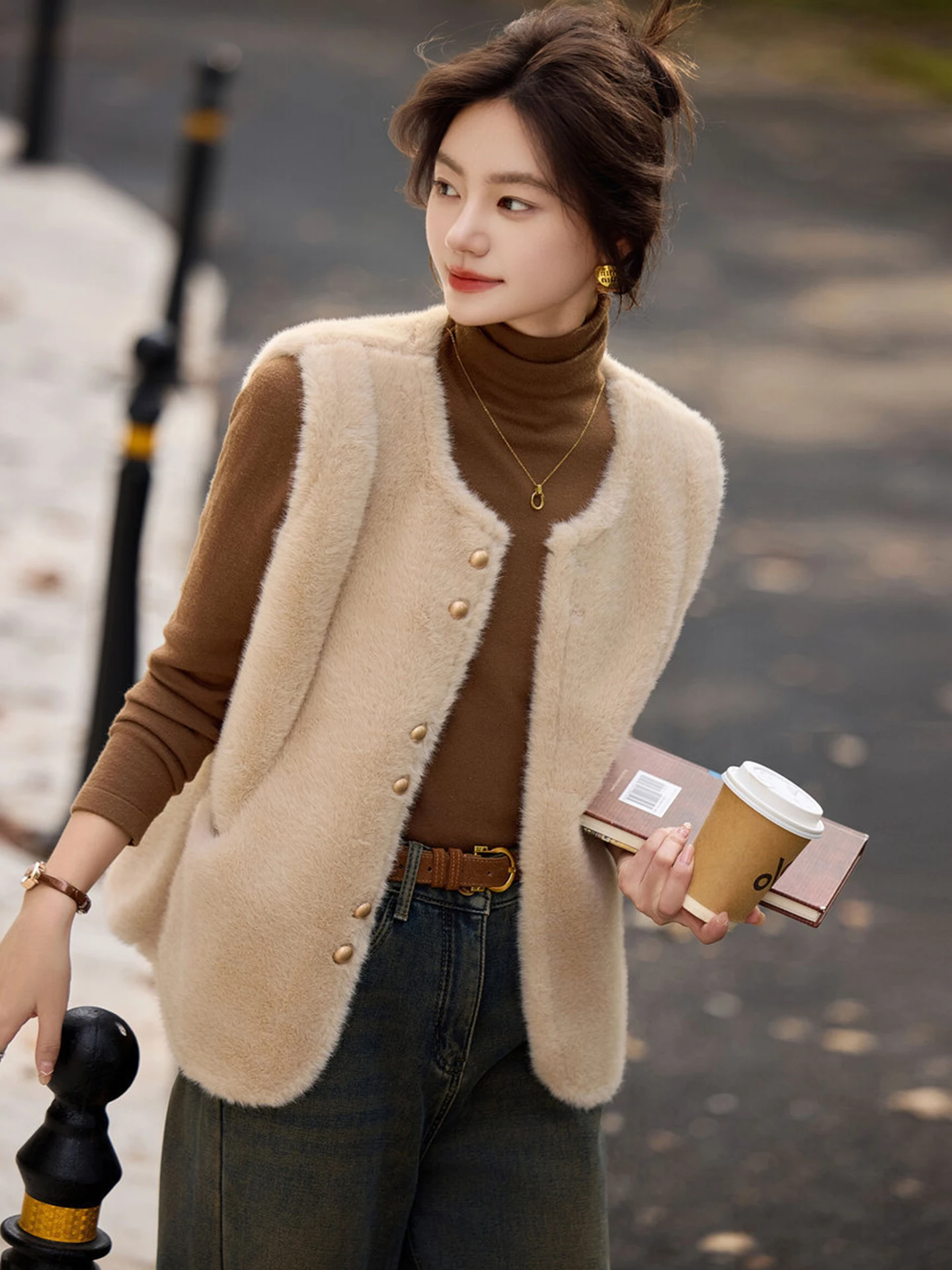 

Удобный дышащий вязаный топ-жилет Ele в европейском стиле, новинка осенней коллекции, модный шерстяной вязаный топ с круглым вырезом