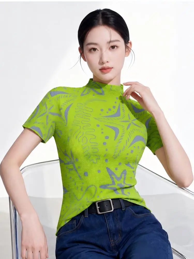 Fashionable short-sleeved T-shirt for women, summer 2026 new style, high neck, Miyake high-quality pleated top, women's pullover