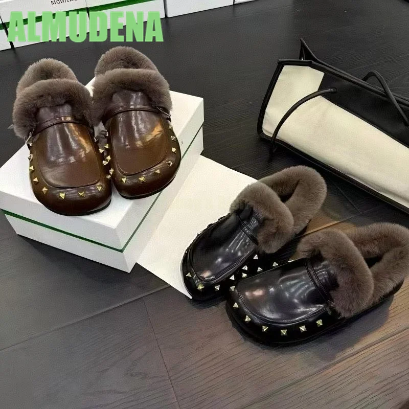 

Riveted Plush Loafers Fashionable Simple Style Round Toe Sleeves British Style Leather Versatile Flat Bottom Warm Shoes