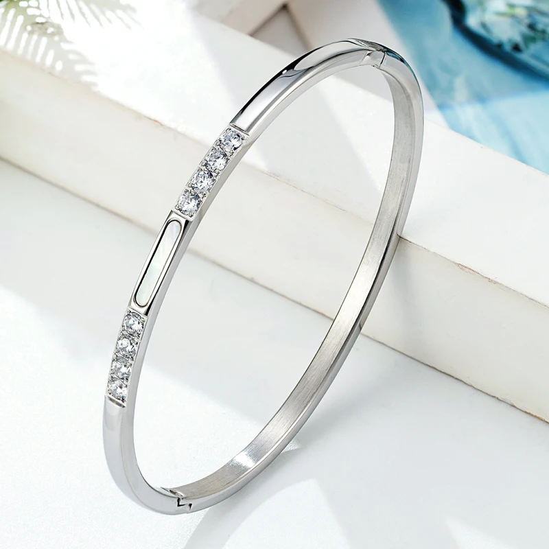 Exquisite Prong Setting Cubic Zirconia And Shell Bangle Stainless Steel Sweet Romance Bracelet Luxury Women Jewelry Bijoux 2024