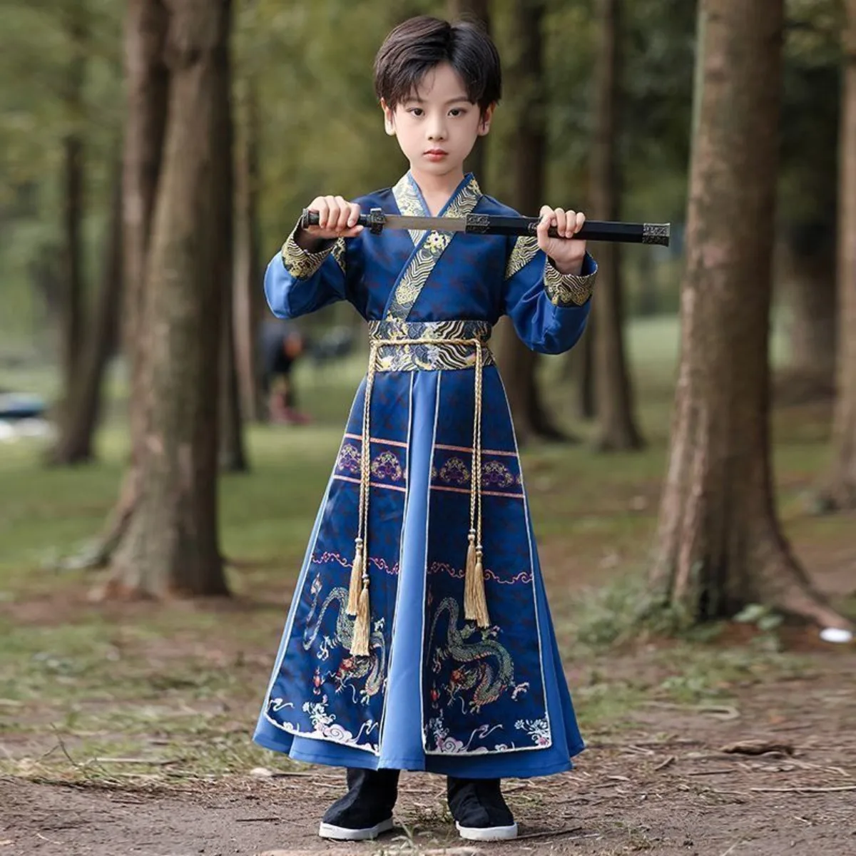 

Традиционный китайский костюм Ханьфу для мальчиков, коллекция 2025 года, старинный наряд юного дворянина, костюм Тан для детей, для выступлений и представлений по китайской культуре