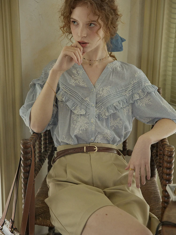 

Дышащая женская рубашка C.PAIA с вышивкой 3D-линейным рисунком в винтажном стиле, уникальный дизайн, короткий рукав, V-образный вырез, хлопковый повседневный топ