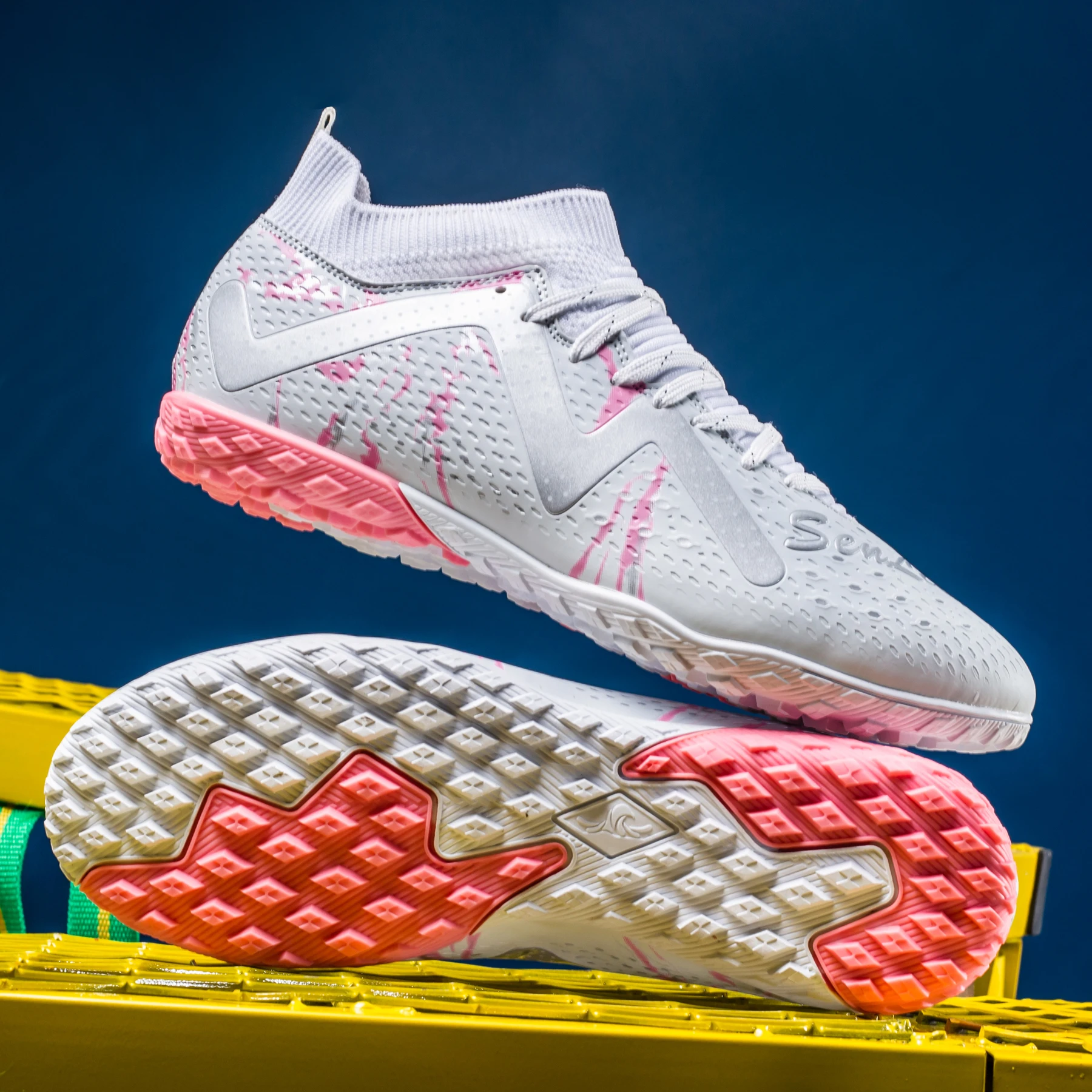 남성용 축구 클리트 남성용 축구 클리트 빅 보이즈 미드탑 스파이크/청소년용 TF 신발 전문 훈련 잔디 운동화