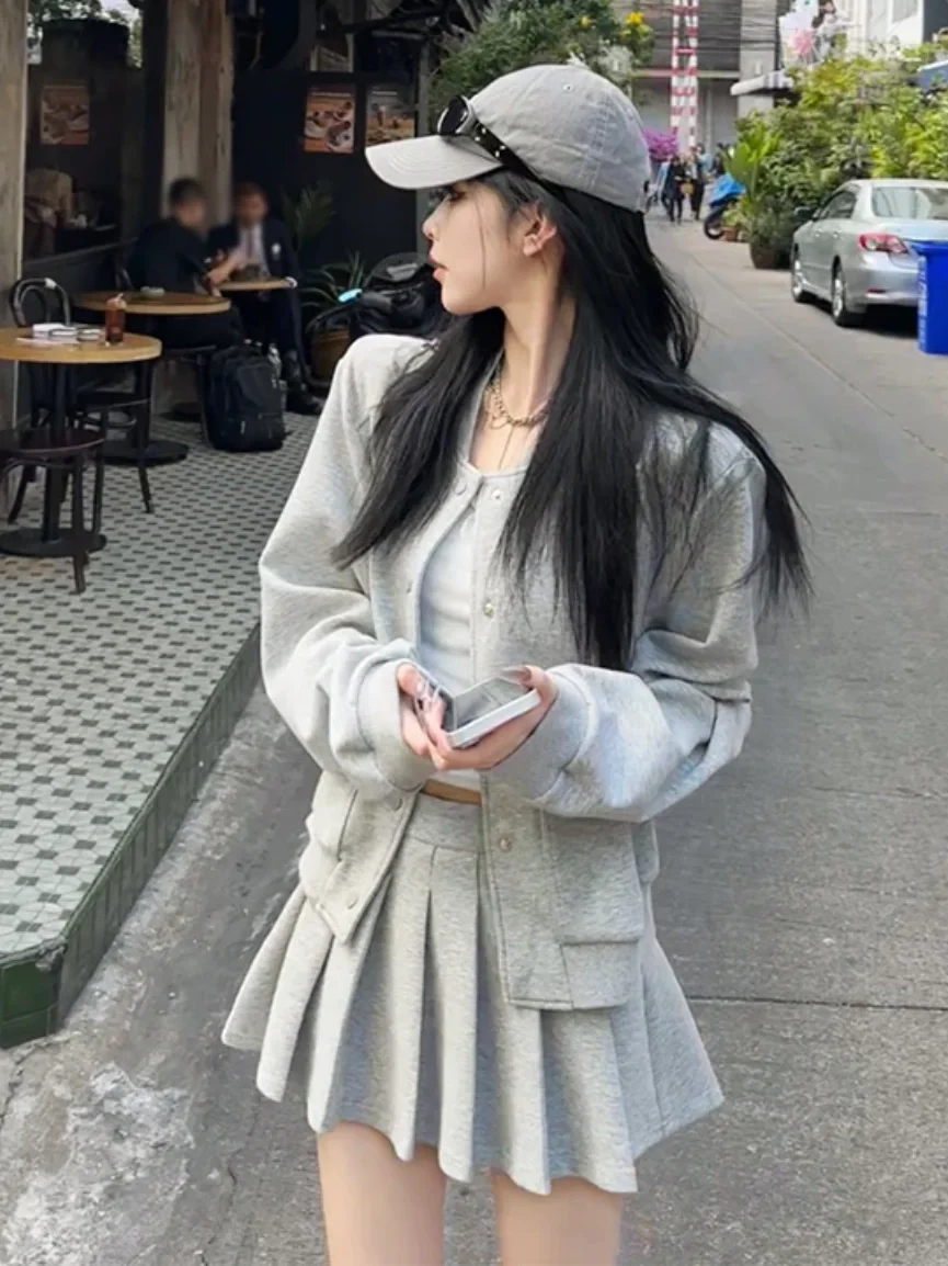 American Fashion Sports and Leisure Sweatshirt Set Women Early Spring Short Outerwear Pleated Skirt Two-piece Set