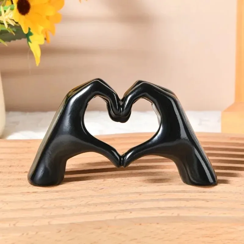 1PC Modern Love Heart Hand Figurine Finger Gesture Sculpture Home Desktop Shelf Bedroom Ornament