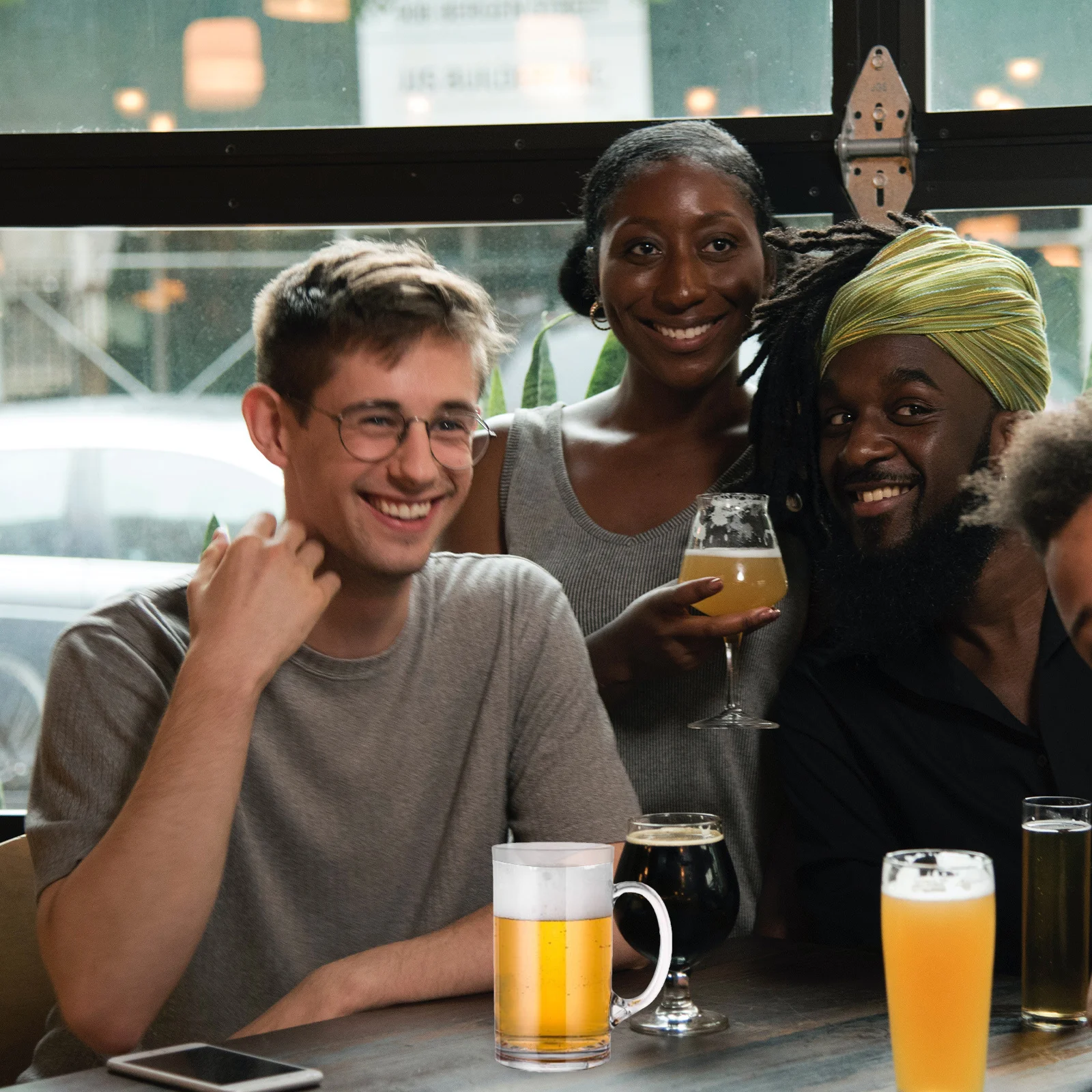 

660ml Clear Beer Mug Acrylic Traditional Handle Cup for Party Drink Elegant Retro Style Beer Mug Water Cup