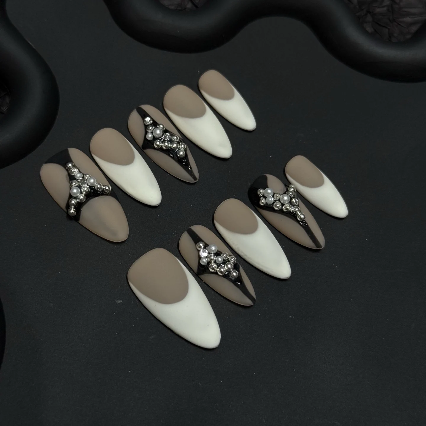 

10Pcs Ins Style Fake Nails Long Almond Handmade Full Cover Wearable False Nails Tips Fashion Woman White French Press On Nails