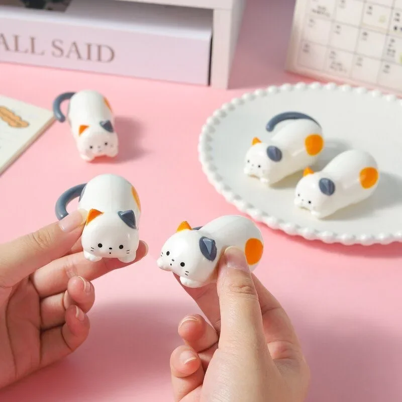 Figuras creativas de gatito rodante con mecanismo de relojería, cuerda Manual, lindo gatito simulado, decoración de escritorio rodante, adorno de entretenimiento