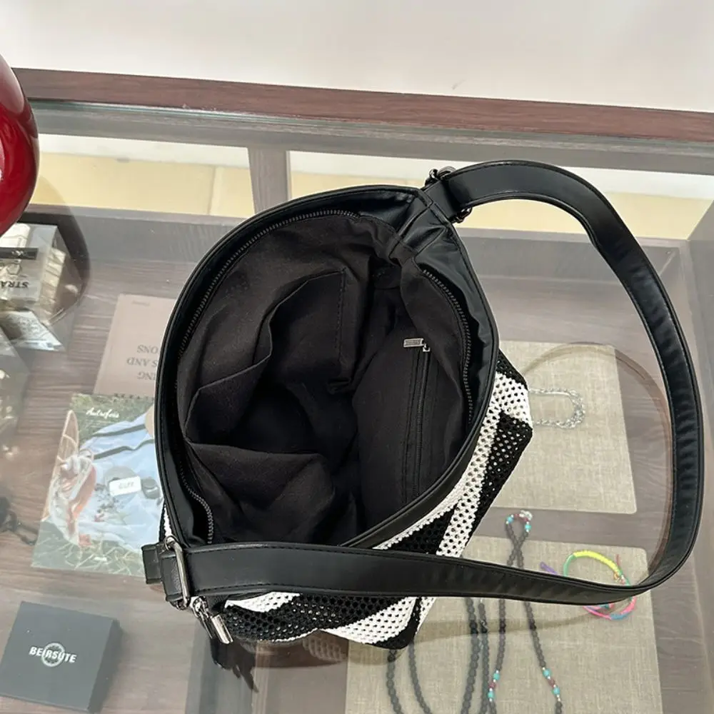 

Корейский стиль, черно-белая полосатая сумка-ведро, ленивый стиль, большая вместительная тканая сумка на плечо, пляжная сумка на молнии