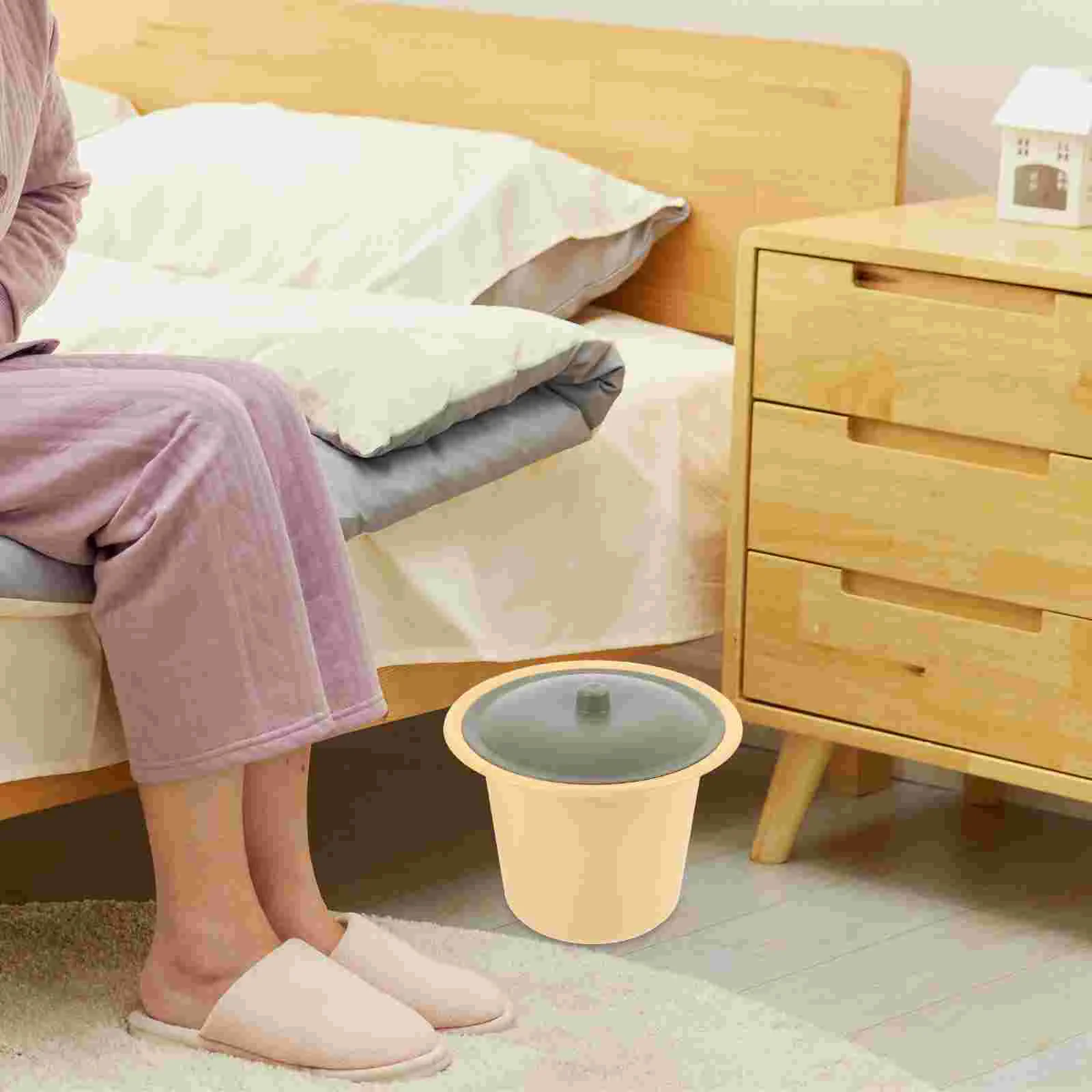 Spittoon Reusable Urine Pots for Elderly Bedpan Urinal Plastic Chamber Household Patient Potty Training Bucket