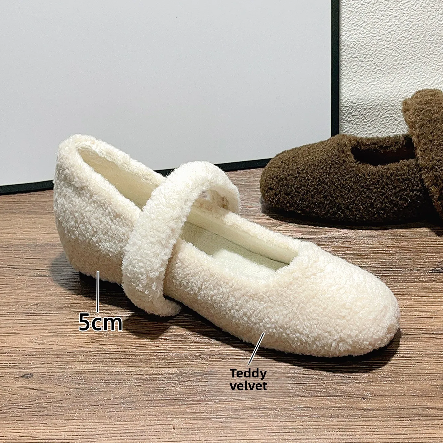 

Warm Furry Slippers Women's Winter Anti-slip Flat Bot Heightening Cotton oes Simple Pure Color Sandals Rubber Outsole