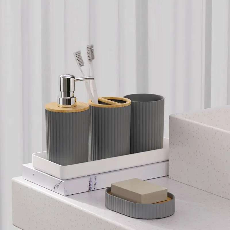 

5 шт. простой пластиковый набор для мытья ванной комнаты с бамбуковой крышкой, держатель для зубных щеток, чашка, лоток для мыла, набор дозаторов для мыла, предметы домашнего обихода, подарок