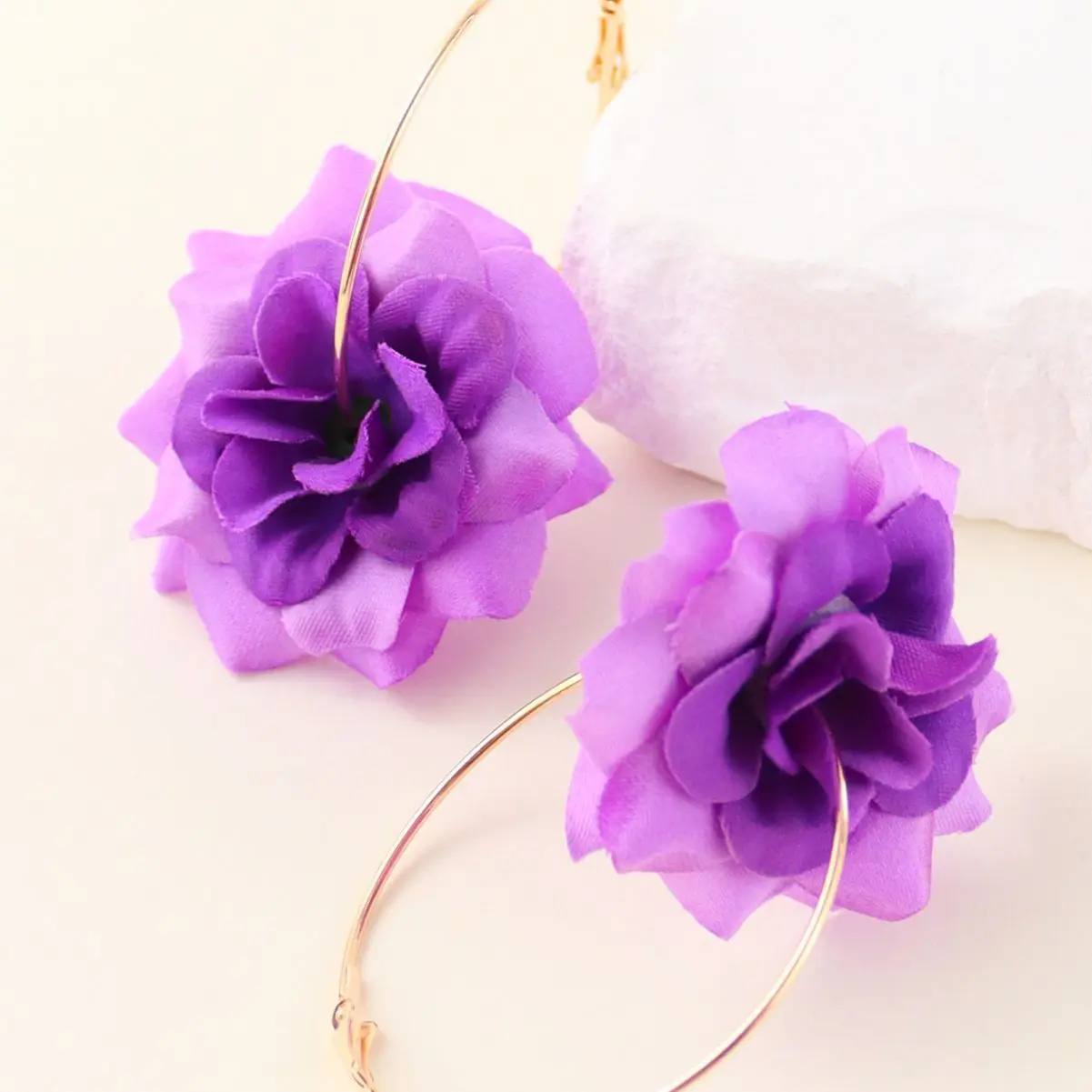 4.55*7.81cm/1.79*3.07in Handcrafted Fabric Vibrant Purple Flower Hoops Earrings for Women Drop Floral Tassel Earring Silk Floral